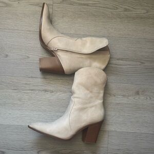 Hi there! Welcome to my closet:)